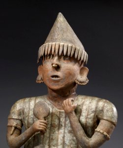 Nayarit - Seated Male Figure - Walters 20092042 - Detail A