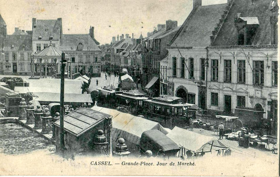 ND - CASSEL - Grande-Place. Jour de Marché