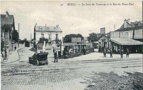 ND 22 - RUEIL - La Gare du Tramway et la Rue du Vieux-Pont photo