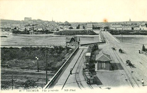 ND 46 - SAUMUR - Vue générale