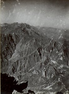 Ndpunkt Sassuma. Das Grappa-Massiv .Panorama (3. Teilbild zu WK1 ALB087 25562a) (BildID 15649124)