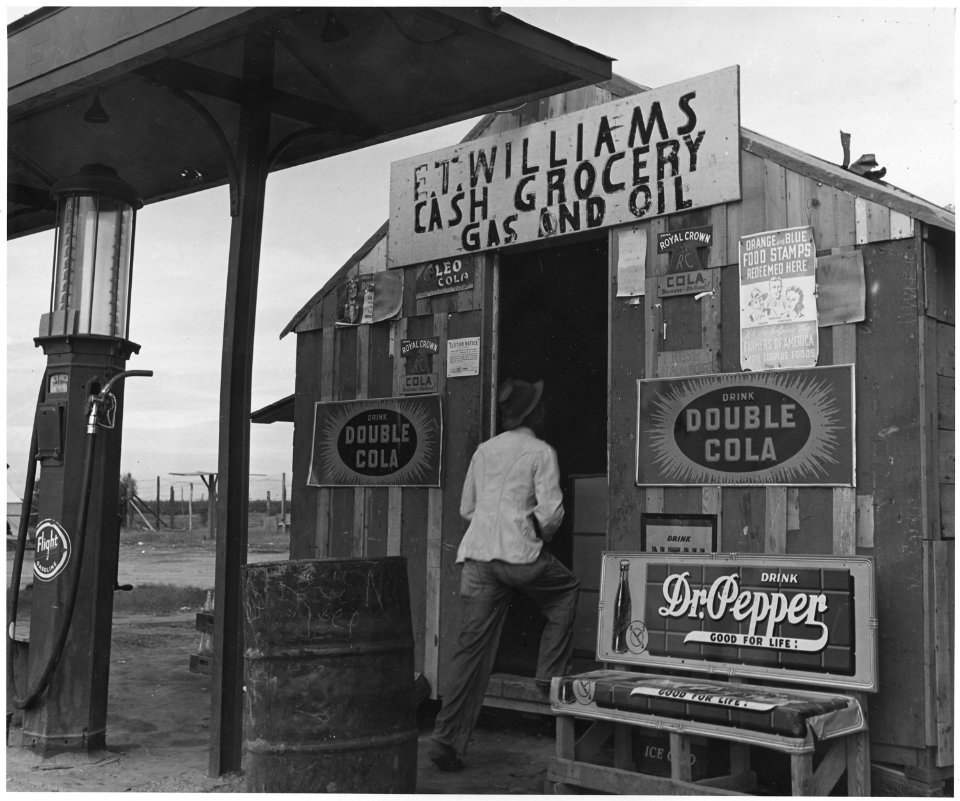 Near Buckeye, Maricopa County, Arizona. Store at grower's camp for migratory cotton pickers. Surplus . . . - NARA - 522539