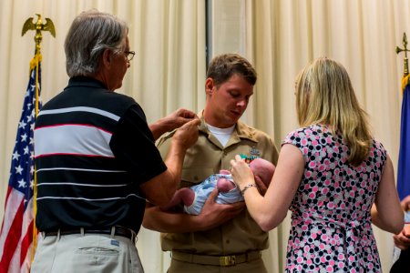 Navy EOD techs, divers, and Expeditionary Warfare sailors receive chief anchors 130913-N-JV638-121