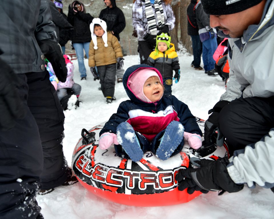 Navy Misawa CPO 365 sailors spend a day with local day care 140215-N-DP652-003