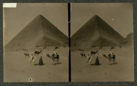 Near view of Great Pyramids from S.E. Egypt LCCN2004672937