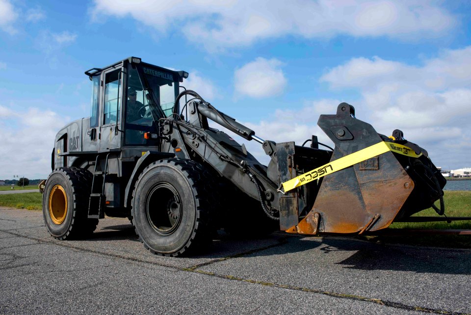NECC Prepares for Hurricane Irma 170907-N-XJ788-003