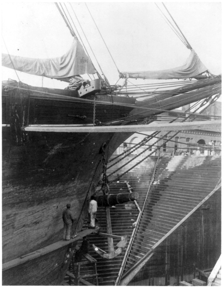 Negro students working at shipbuilding at the Newport News Shipbuilding Co. LCCN2001703862