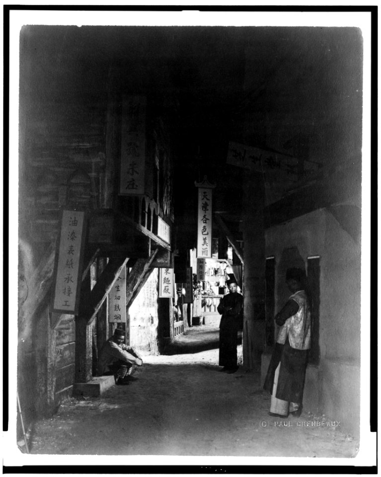 Neighbors of the alley LCCN93509761