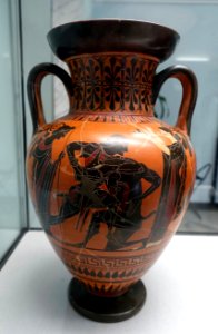 Neck amphora with Theseus defeating the Minotaur, Langnasen Painter, Attic, c. 520 BC, L 200 - Martin von Wagner Museum - Würzburg, Germany - DSC05535 photo