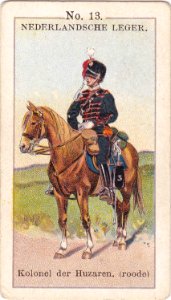 Nederlandsche leger No. 13. Kolonel der Huzaren. (roode)