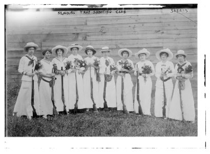 Nemours Trap Shooting Club (ladies) LCCN2014695971
