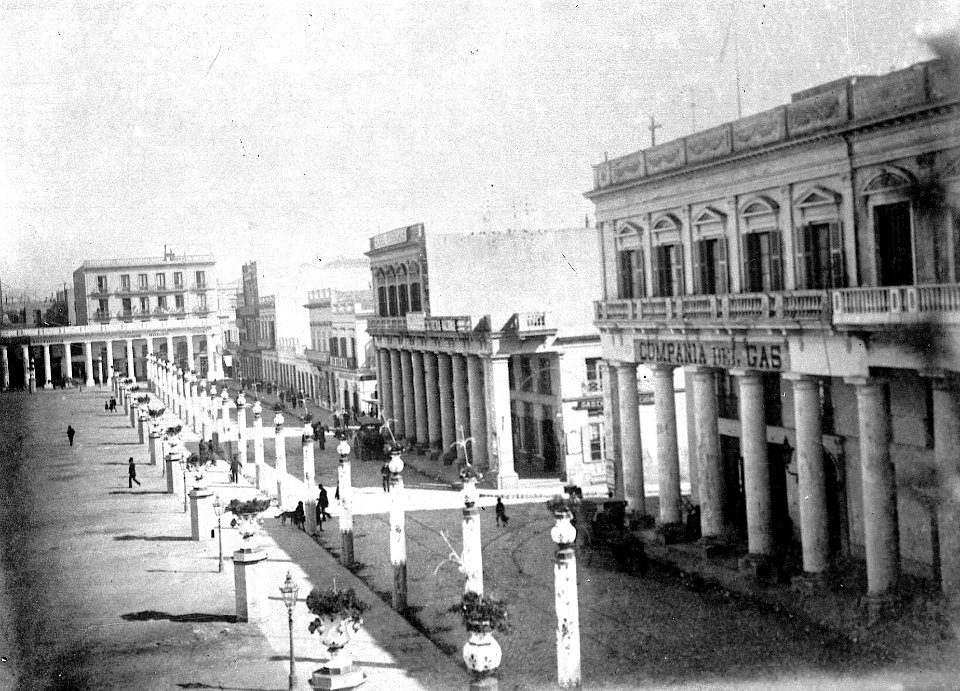Neg. 40. Plaza Indepoendencia