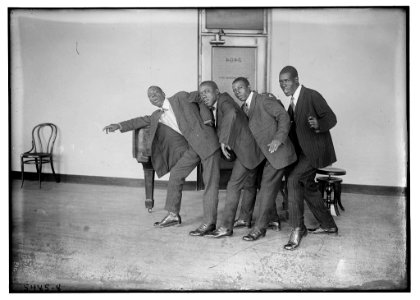 Negro singing and dancing group LCCN2014712737