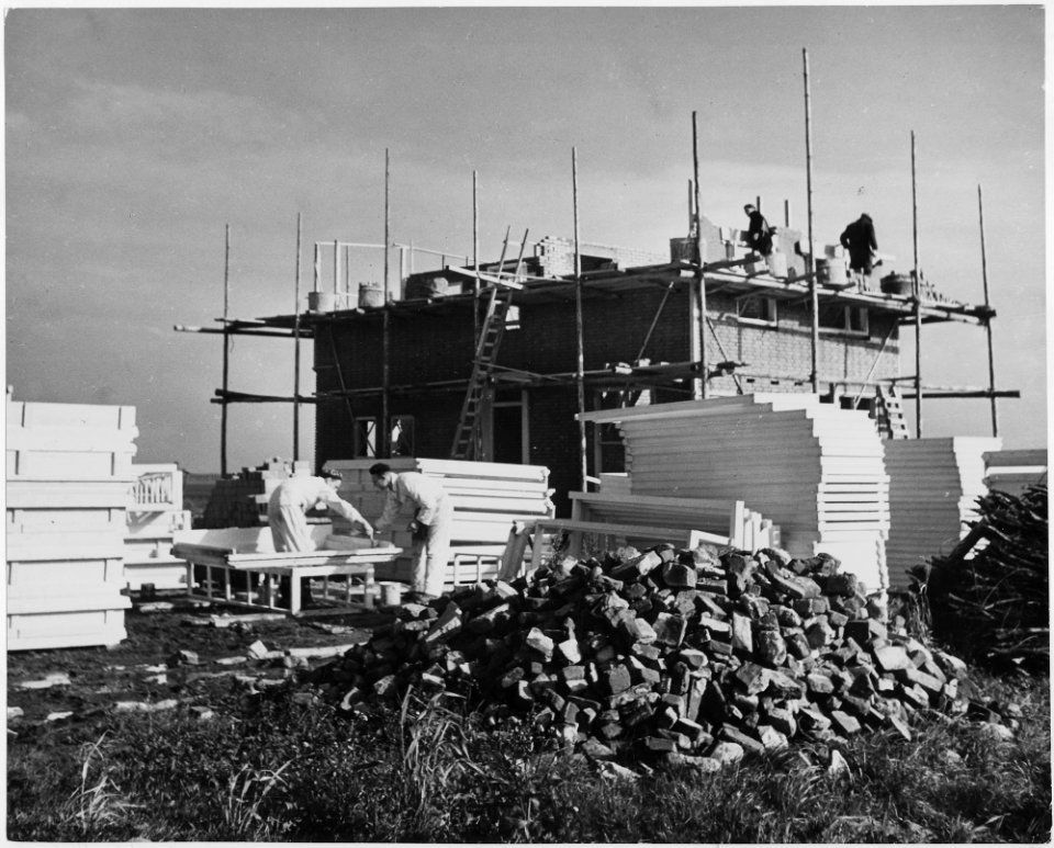 Netherlands. (Building under construction.) - NARA - 541709