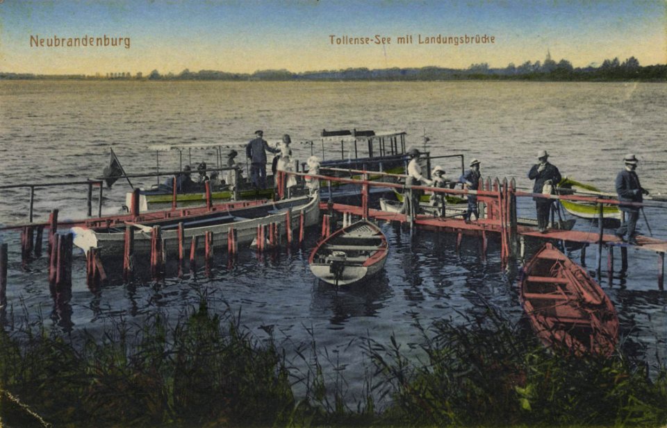 Neubrandenburg, Mecklenburg-Vorpommern - Tollensesee mit Landungsbrücke (Zeno Ansichtskarten)