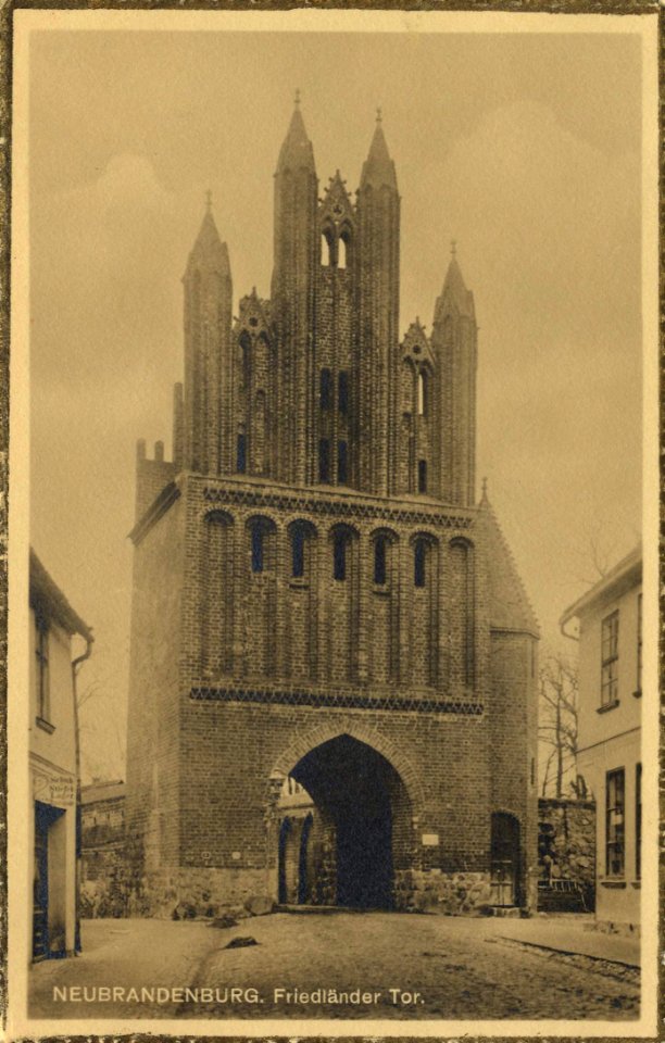 Neubrandenburg, Mecklenburg-Vorpommern - Friedländer Tor (Zeno Ansichtskarten)