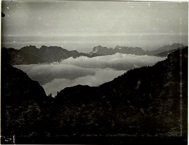 Nebelmeer über das Fleimstal mit Blick auf Latemar und Rosengarten (BildID 15520471)