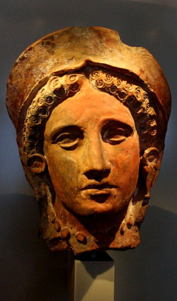 Neues Museum - Frauenkopf mit Schleier und Diadem