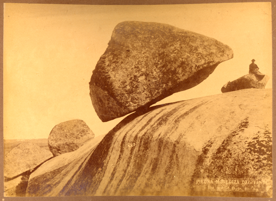MG-05-046 (Piedra movediza del Tandil)