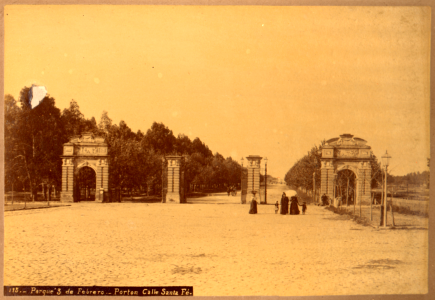 MG-05-039 (115. Parque 3 de Febrero. Portón Calle Santa Fe.)