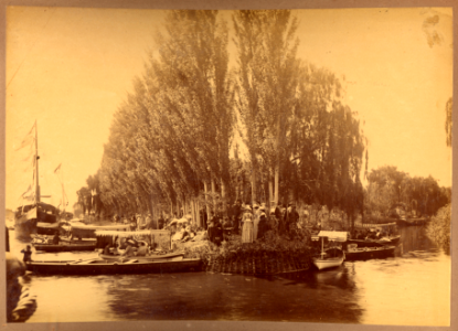 MG-05-044 (Botes en un rio)