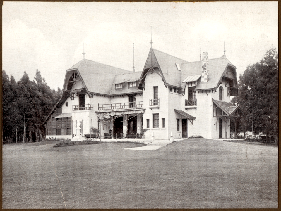 MG-16-008 (Club de Golf)