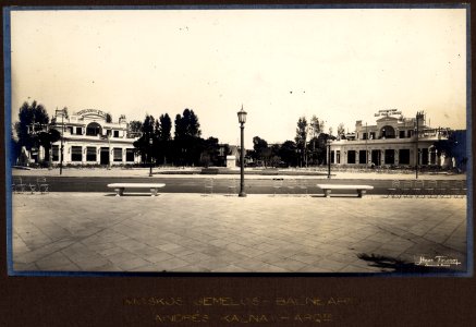 MG-20-16 (Kioskos gemelos)