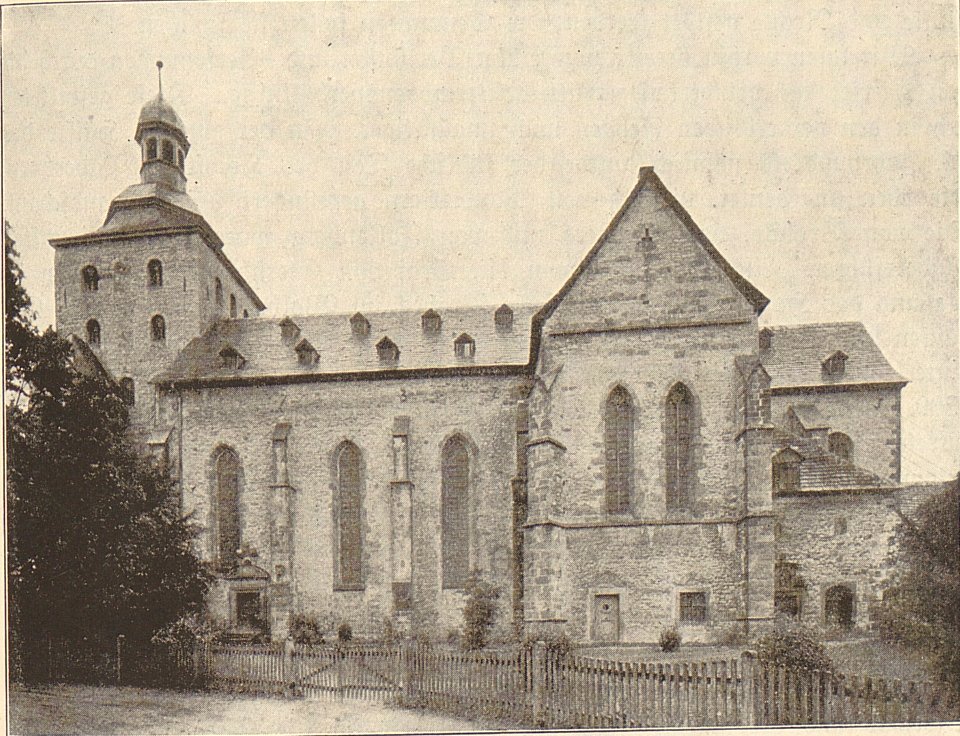 Neuenheerse-Stiftskirche Suedseite
