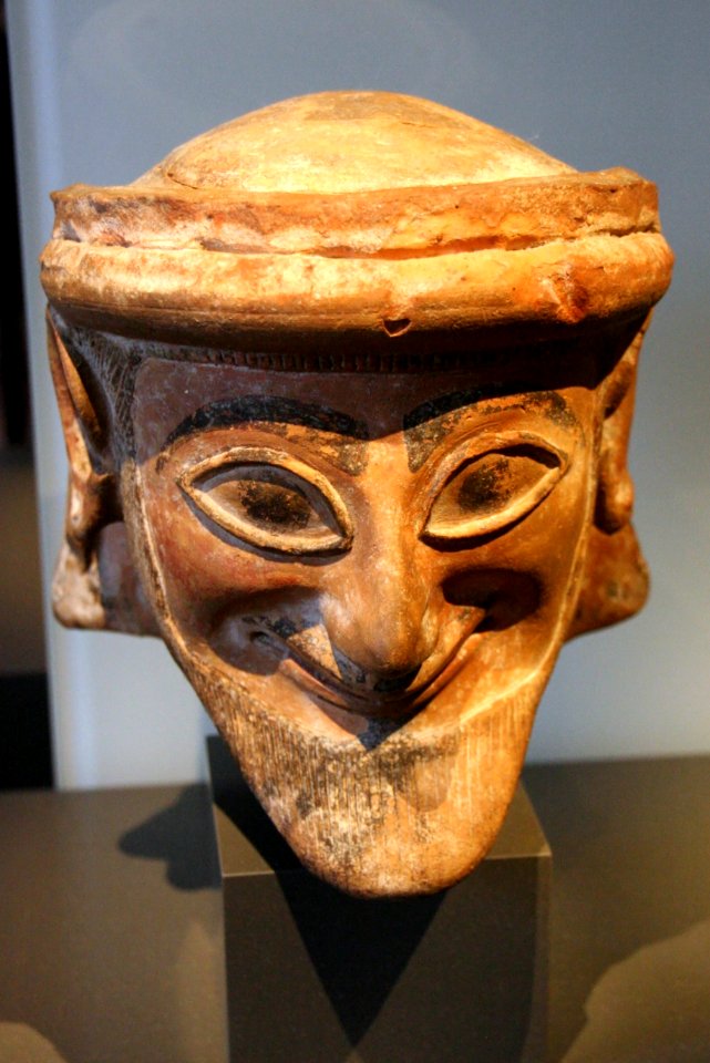 Neues Museum - Kopf einer männlichen Statue