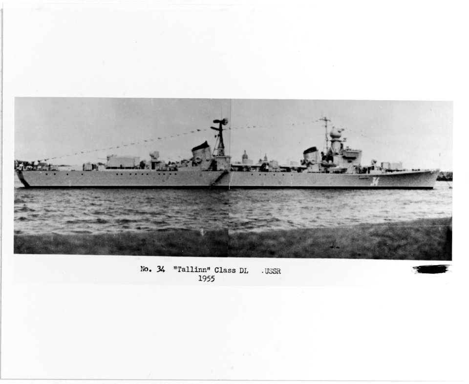 Neutrashimyy at anchor 1955 NH 79990