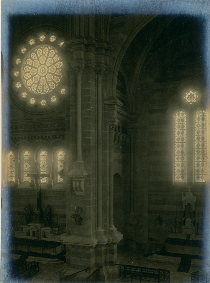 MG-21-029 (capilla del ssmo. en el presbiterio y altar de la pasion en el crucero)
