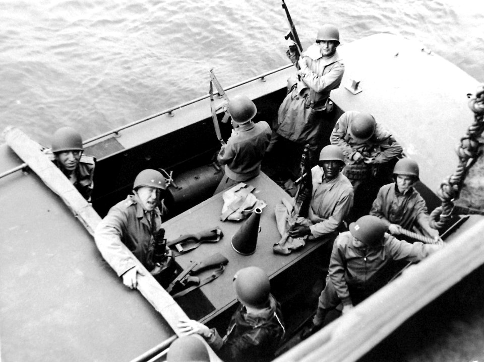 MG Patton and RADM Hall before going ashore in North Africa, November 1942 (26687327874)