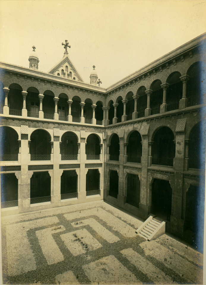 MG-21-045 (angulo del patio de los escolasticos y novicios)