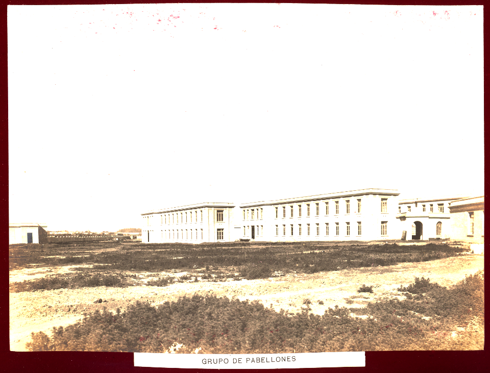 MG-53-032 (Hospital Alvear. Grupo de pabellones.)