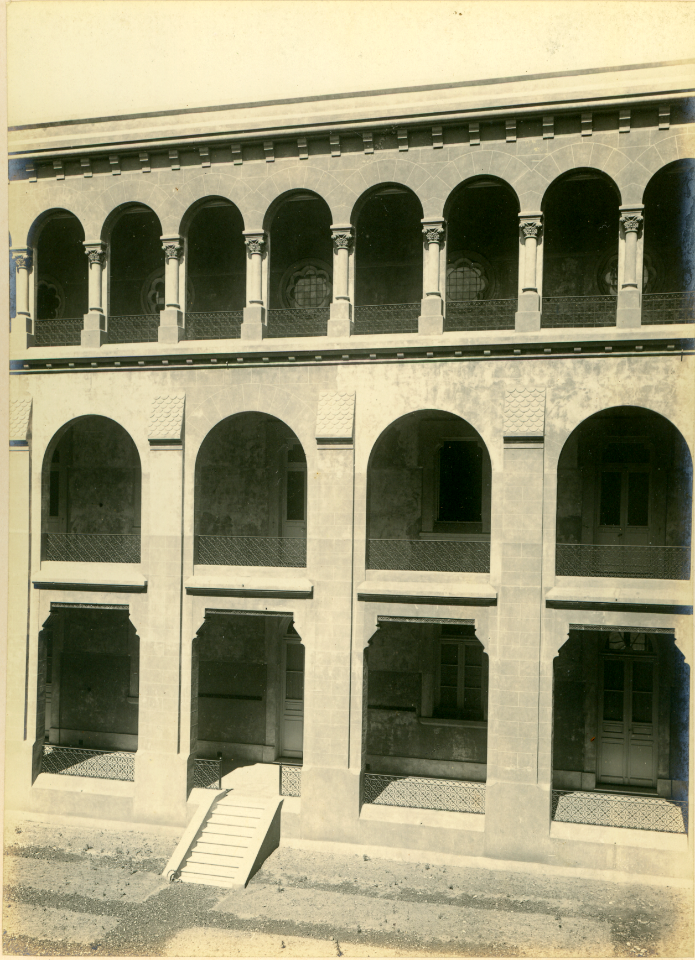 MG-21-042 (patio de los padres)