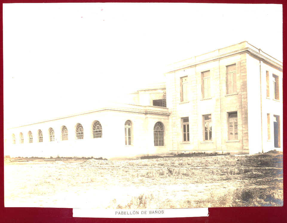 MG-53-035 (Hospital Alvear. Pabellones de baños.)