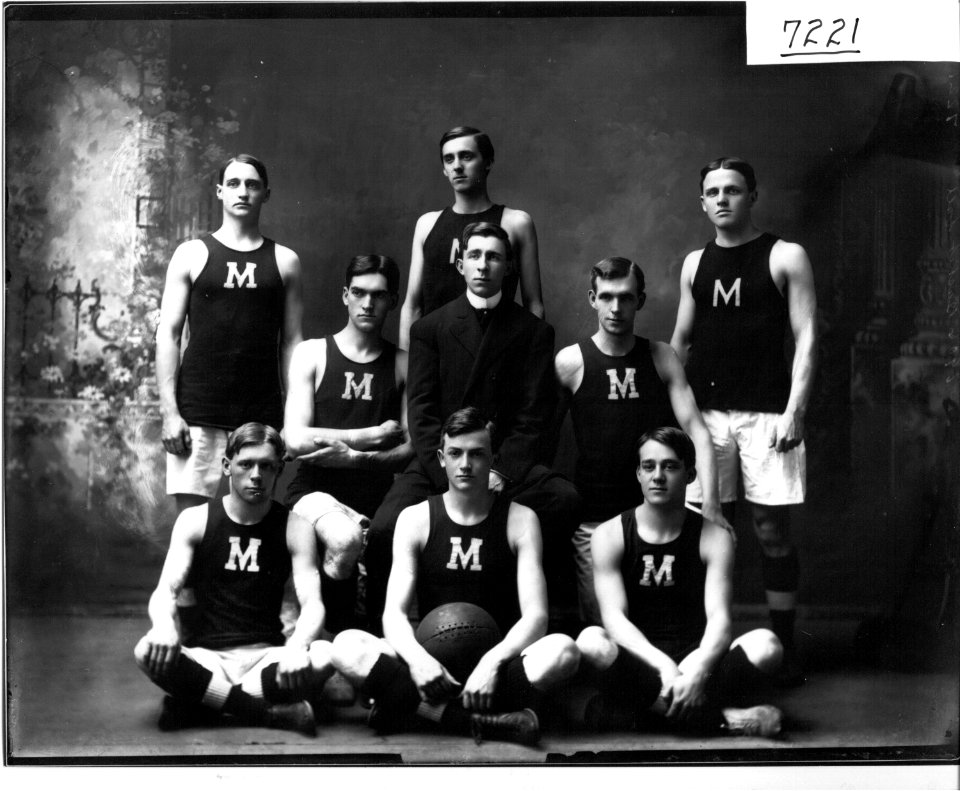 Miami University basketball team in 1906 (3199638959)