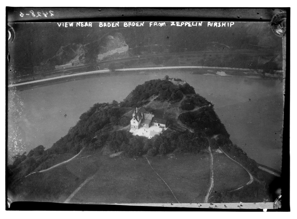 Middle Rhine River Valley, from an airship LCCN2014690645