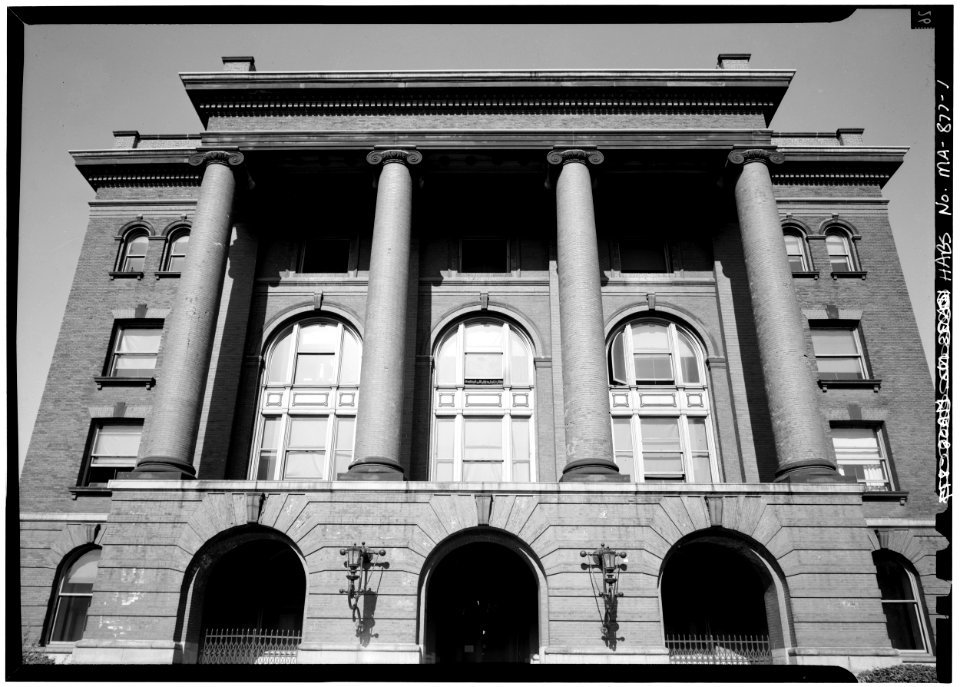 Middlesex County Registry of Deeds - 080083pu