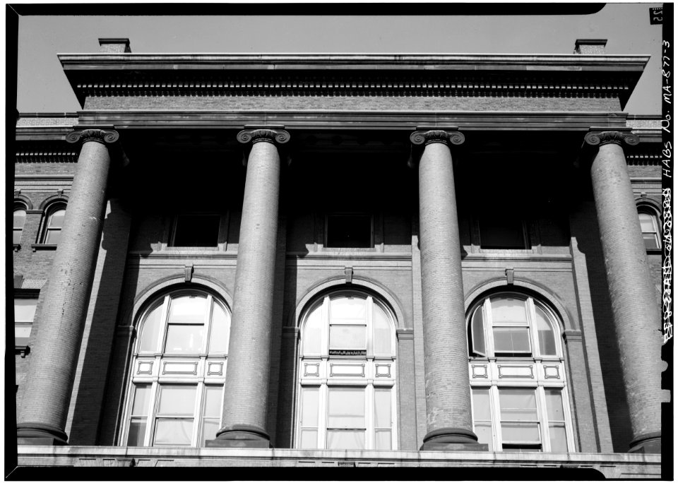 Middlesex County Registry of Deeds - 080085pu