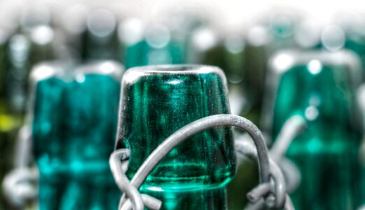 Snap lock empty green glass