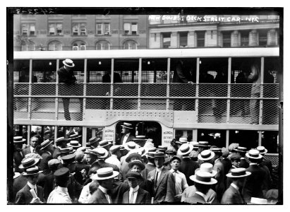 New Double-deck Streetcar - N.Y. LCCN2014690598