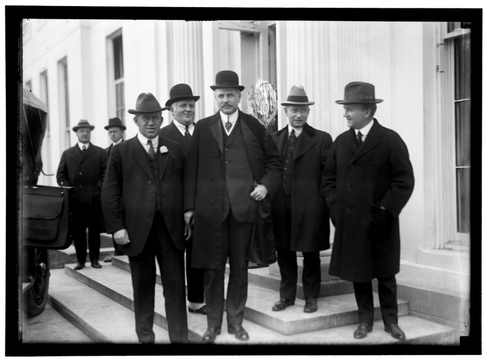 NEW JERSEY GROUP AT WHITE HOUSE. SENATOR BILLY HUGHES; TOM BIRCH; GOVERNOR FIELDER; EDWARD GROSSCUP, JR.; JOSEPH P. TUMULTY LCCN2016867016