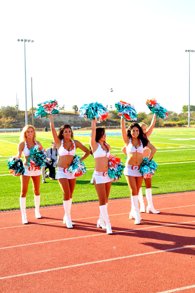 Miami Dolphins cheerleaders visit Guantanamo -e