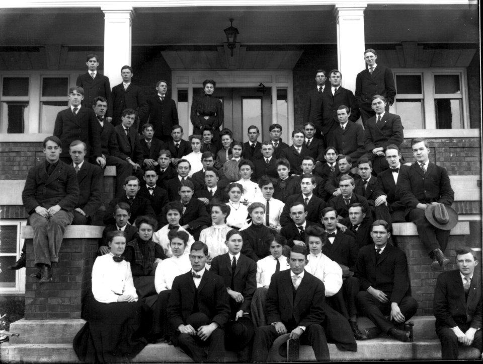 Miami University freshman class in 1906 (3199654851)