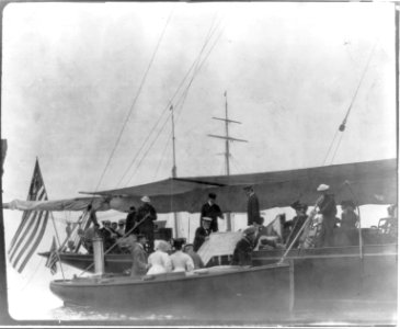 New York - Oyster Bay, Long Island Yacht Club- guests boarding yacht from launch LCCN2006679204