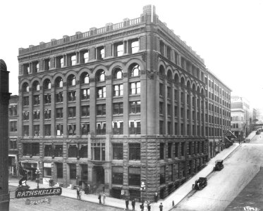 New York Block, northeast corner of 2nd Ave and Cherry St, Seattle, 1910 (CURTIS 2077)