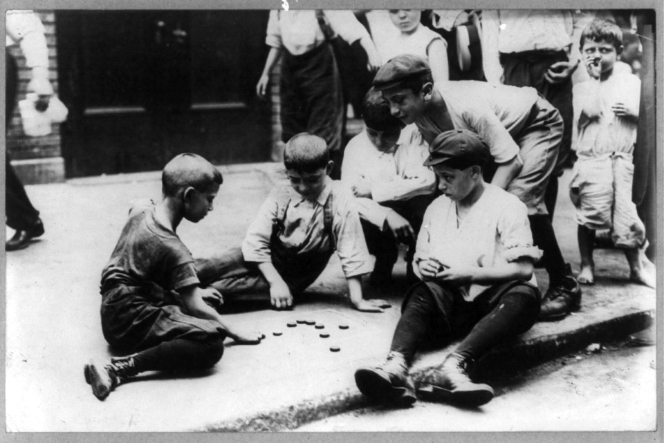 New York City - children on the street- boys playing checkers in the street LCCN2003656073