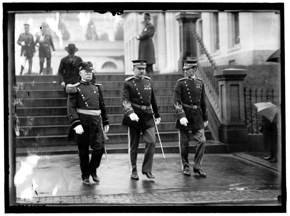 NEW YEAR'S RECEPTION AT WHITE HOUSE. GEN. GEORGE H. TORNEY; COL. FRANK McINTYRE; MAJ. SHELTON LCCN2016863209