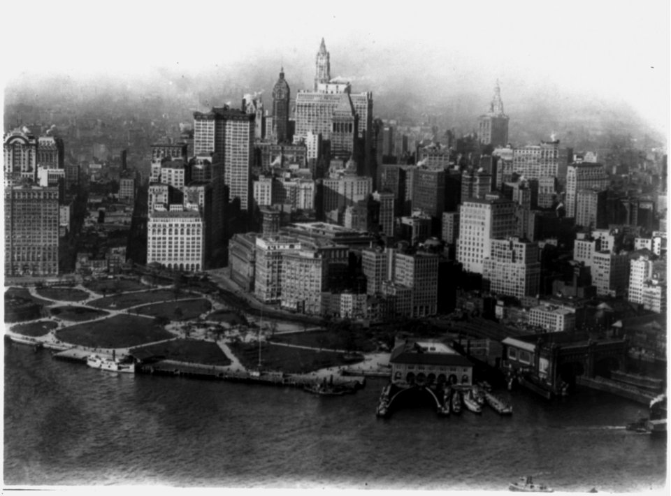 New York City - Looking uptown from the Battery LCCN2002715258